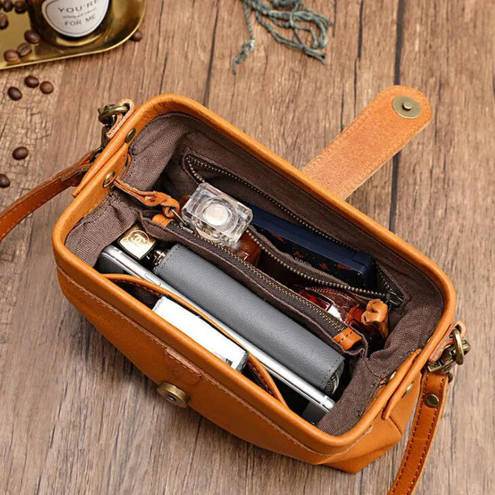 Compact Bag | Classic Design | Warm Cognac Color | Versatile Everyday Accessory